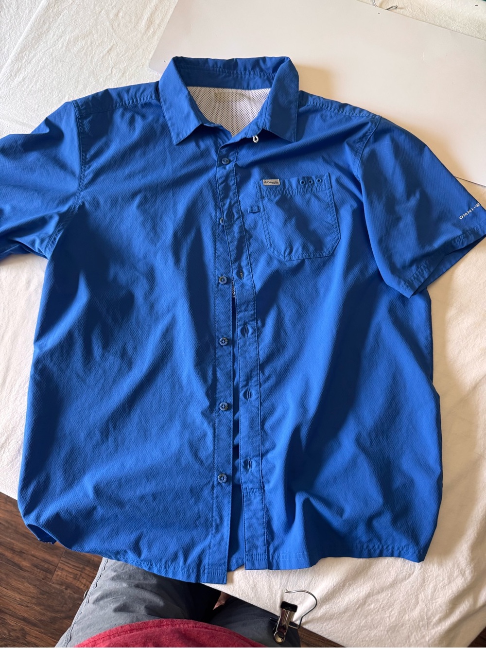 Columbia Men’s Bright Blue Short-Sleeve Button-Down Shirt